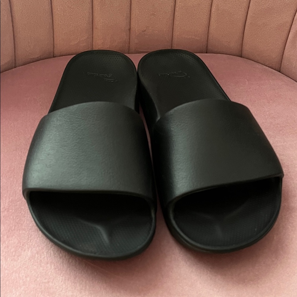 Archie’s Arch Support Black Slide Sandals